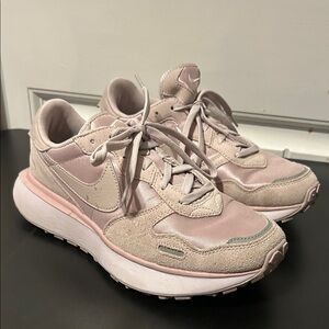 Nike Women's Soft Pink Sneakers